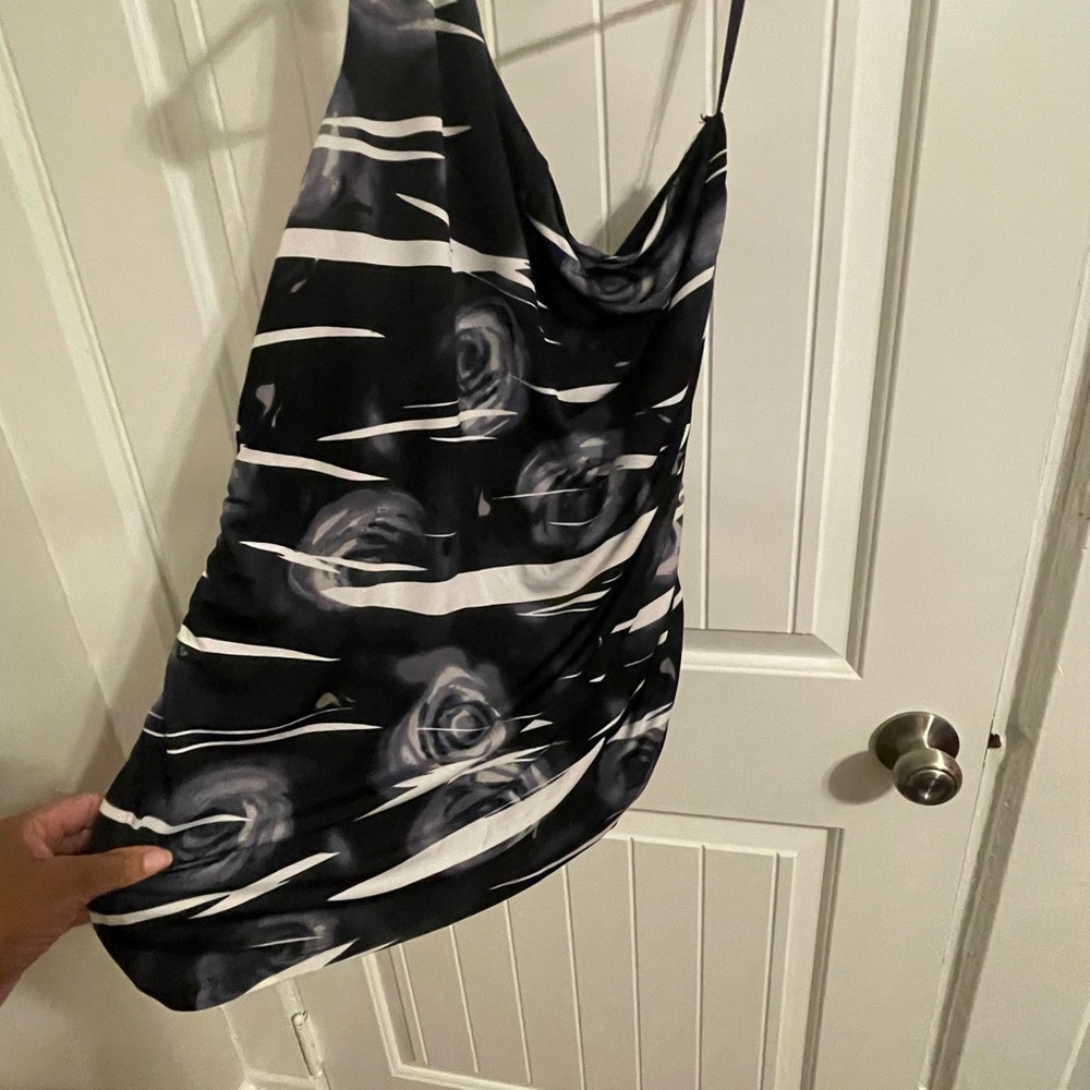 One shoulder black print